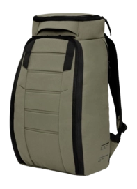 2---hugger_backpack_25l_mashgreen_02-_no-bg