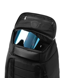 4---Hugger_Bootbag_45L_Black_Out-5