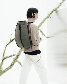 6---Hugger_Backpack_30L_Forest_Green_2