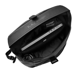 4---Essential_Backpack_12L_Black_Out03_800x