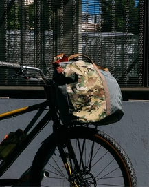 9---Essential_Tote_40L__Db_x_Starcow_lifestyle