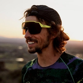 6---shift-spit-mag-sunglasses_neonYellow-cpBlack_ls04