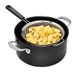 4---OXO-Zeef-voor-Pasta-_no-bg