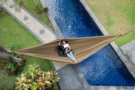 TICKET_TO_THE_MOON-HAMOCK-LIFESTYLE-HONEYMOON_1_-Wildfamily.Life_-_500px