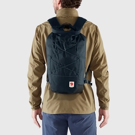 2---high_coast_rolltop_26_23224-560_c_model_fjr