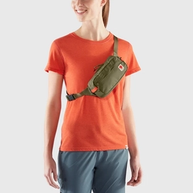 high_coast_hip_pack_23223-620_c_model_fjr