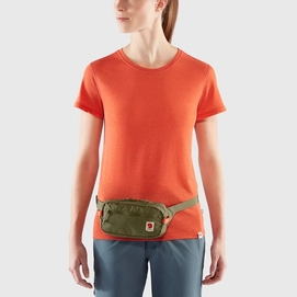 high_coast_hip_pack_23223-620_e_model_fjr