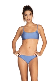 Bikini Protest Femme Jacuzzi Concrete
