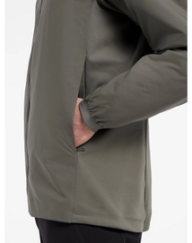 8---Atom-LT-Jacket-Forage-Pocket-Detail