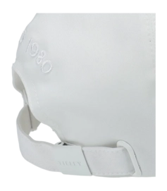 6----HT4135_NEW_TECH_TRAVEL_CAP_White_3_4_Strap_582e4254-c7f8-4187-910d-0c3607d36397