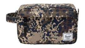 Kit de Voyage Herschel Chapitre 5 L Terrain Camo