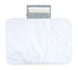 Mozart-waterproof-changing-pad-blue-yumiko-nobodinoz-4-8435574936912-_no-bg