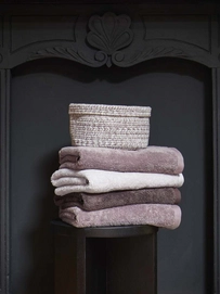 2---Bryn stool - London towels - Rena storagen basket 