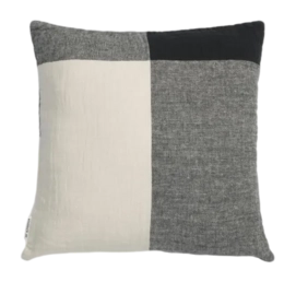 2---erlend_cushion_black_101632_105_lr_pb1_p-_no-bg-_no-bg