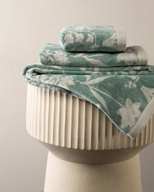 3---Maribel_Guest_towel_Surf_green_101844_667_LR_S1_P