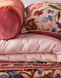 Roselina_Cushion_Evening_rose_102243_673_LR_S1_P