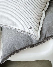 Fine_Stripe_Cushion_Anthracite_102336_100_LR_S2_P