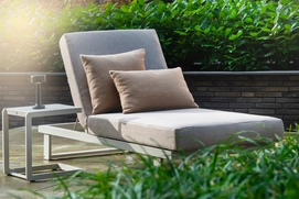 4---YOI_aluminium_Kazoku_lounger_salix_1043x696
