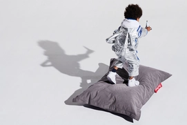 3---fatboy-junior-beanbag-stonewashed-grey-1920x1280-masterpiece-02-102346