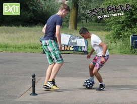Streetsoccer Exit Toys Striker (Set van 4 Stuks) + Mini Foam Ball