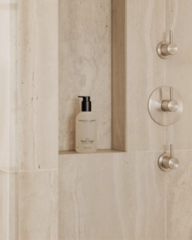8718546669903BodyWashRockRoses300mlmoodshot1768x960
