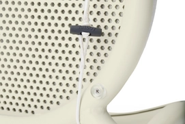 4---fatboy-toni-chair-pillow-natural-white-1920x1280-close-up-05-104024