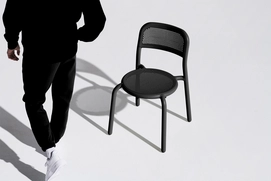 6---fatboy-toní-chair-anthracite-1920x1280-masterpiece-03-103805