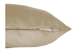 3---FATBOY_pillow_square_velvet_recycled_camel_Close-up_03_104229 (1)-_no-bg