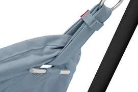 7---fatboy-headdemock-superb-deluxe-storm-blue-incl-pillow-_-rack-black-1920x1280-closeup-05-105090