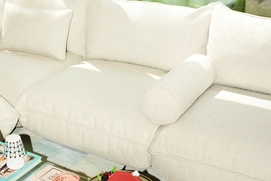 7---fatboy-puff-weave-rolster-pillow-limestone-1920x1280-ambiance-08-105502