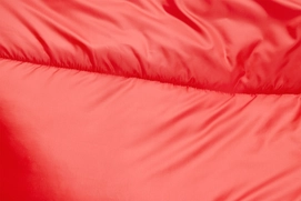 3---fatboy-original-puffer-red-1920x1280-closeup-05-105937