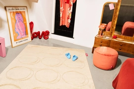 fatboy-dot-carpet-creamy-camel-1920x1280-ambiance-02-106249