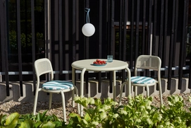 5---fatboy-toní-chair-pillow-stripe-azur-1920x1280-ambiance-02-106337