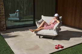 8---fatboy-paletti-lounge-chair-mist-1920x1280-ambiance-02-106449