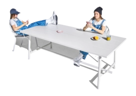 10----fatboy-fred's-table-light-grey-1920x1280-masterpiece-03-106474