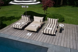 4---fatboy-paletti-set-medium-right-stripe-cacao-incl.-table-1920x1280-ambiance-08-106885