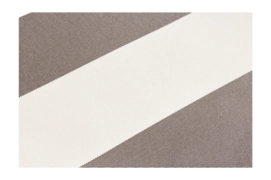 2---fatboy-circle-pillow-stripe-cacao-1920x1280-closeup-01-106917
