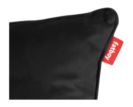 2---fatboy-recycled-king-pillow-velvet-black-1920x1280-closeup-04-107077