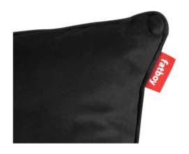 3---fatboy-recycled-square-pillow-velvet-black-1920x1280-closeup-04-107079