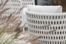 2024 Borek aluminium belt Rapallo lounge chair chalk white-taupe 6632 (detail 2)