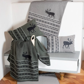 AW21_GOLIATH_0686-93_VELVET_1139-53-93_cushion_8104-93-53