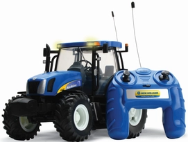 RC Auto Britains New Holland T6070 Tractor