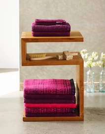 Douchelaken Esprit Mivu Black Aubergine Raspberry