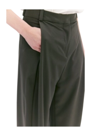 3---Sandi_light_ELvine_pants_shelter_green-1762-1_75e03ebc-9088-4ce8-a84f-56f65250959d