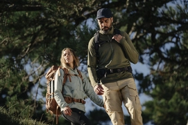 3----Mood_SS23_SilvanoZeiter_SummerTrekking_3241_EXP_2028-02-01