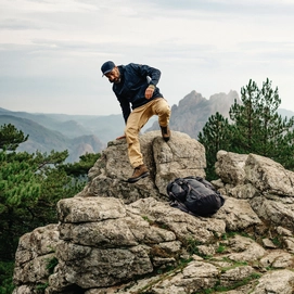 6-----square_Mood_SS23_SilvanoZeiter_Trousers_0753_EXP_2028-02-01