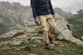 5-----Mood_SS23_SilvanoZeiter_Trousers_0375_EXP_2028-02-01