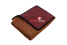 gruezi-bag-decke-wellhealthblanket-wool-home-darkred_rustyorange-9361-detail07
