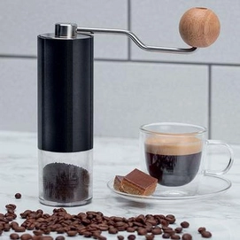 2---70862-dmg1-coffee-lifestyle-kf-web_60ba11ebaef5e9.75440295
