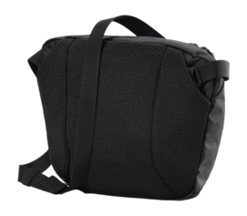 2---f25_x000008973_001929_mantis-2-waist-pack_24k-black_neutral_na_back-_no-bg